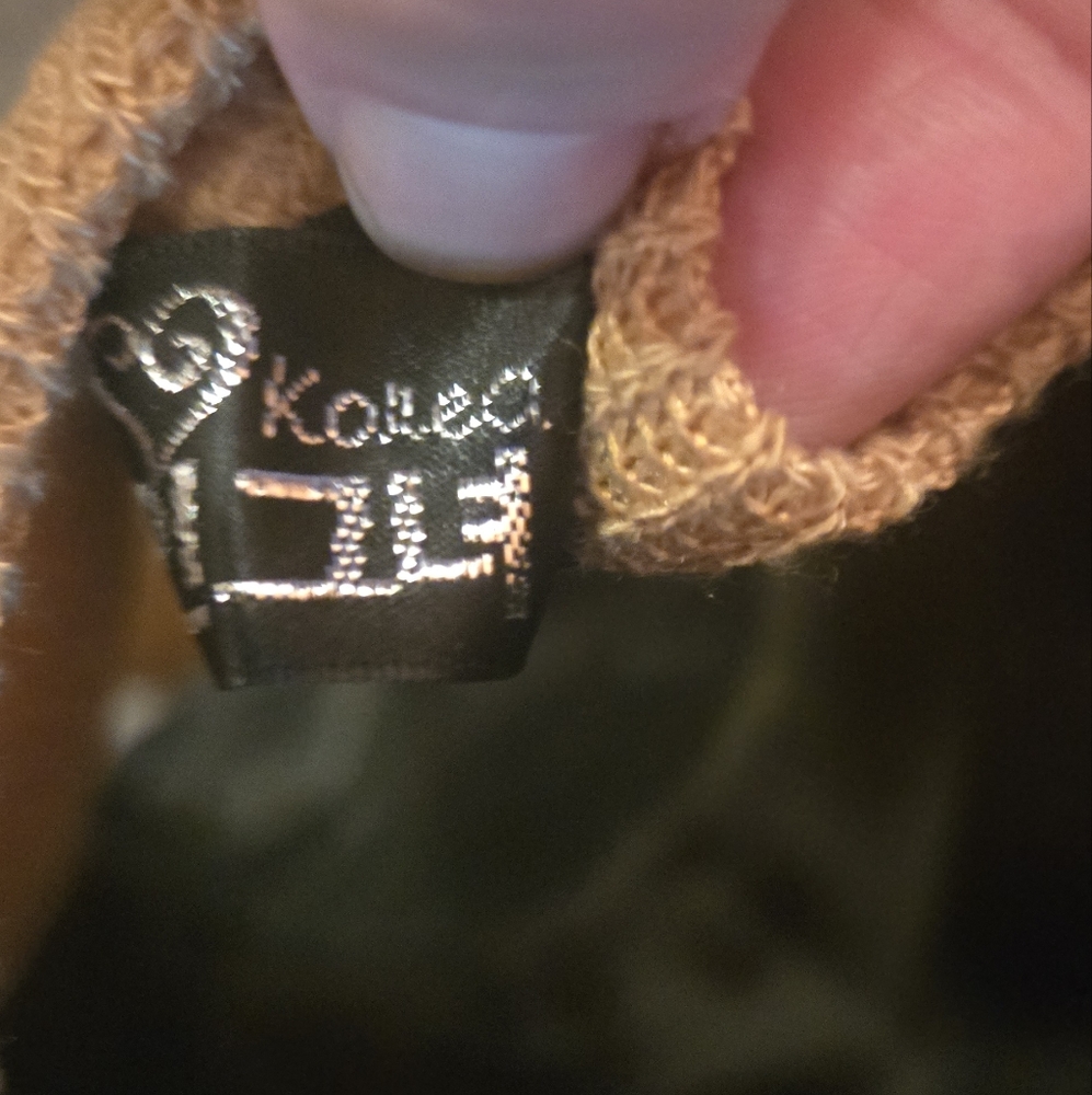 ♥️Korea Kids Tan Lace Trim Top SzM NEW - Picture 7 of 8